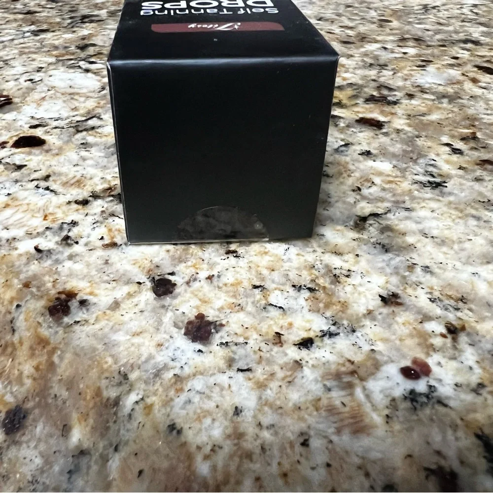 Sculpting Bronzer and Contour in Brown and Black